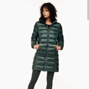 BNWT Aritzia Little Puff